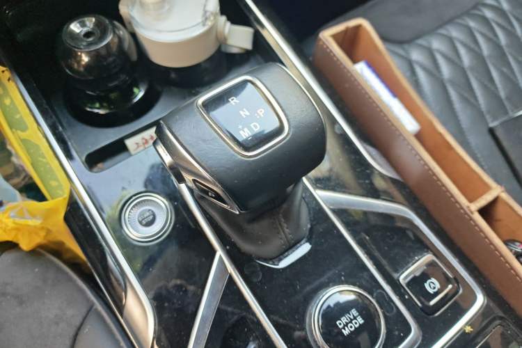 Used Hongqi HS5 2022 Revised Version 2.0T Smart Connect Flagship Edition Gear Lever
