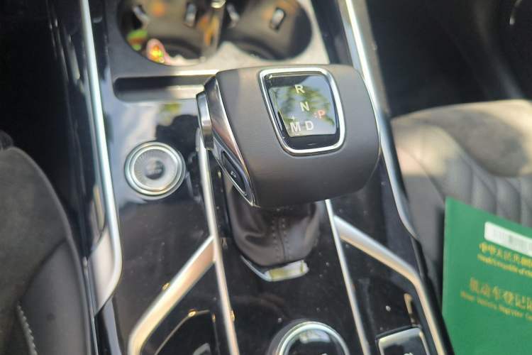 Used Hongqi HS5 2022 Revised Version 2.0T Smart Connect Flagship Edition Gear Lever