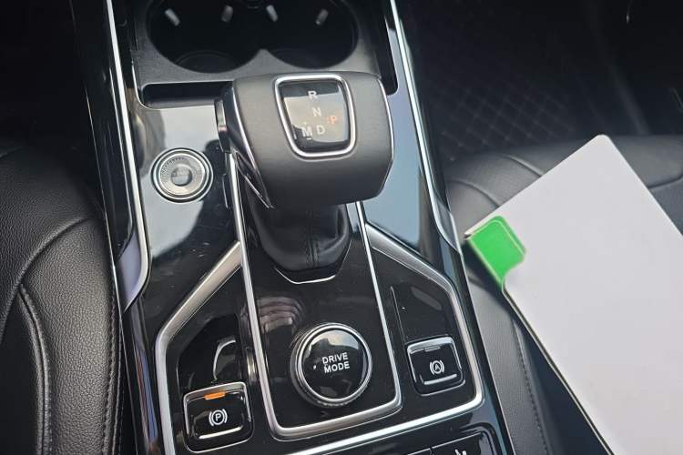 Used Hongqi HS5 2022 Revised Version 2.0T Smart Connect Flagship Edition Gear Lever