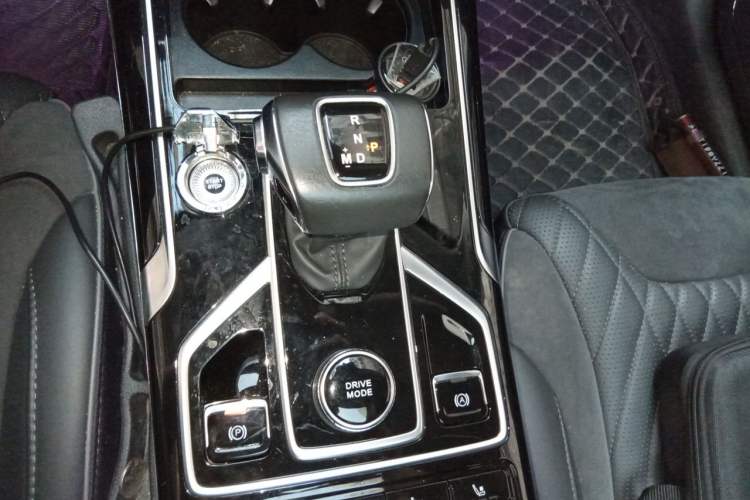 Used Hongqi HS5 2022 Revised Version 2.0T Smart Connect Flagship Edition Gear Lever