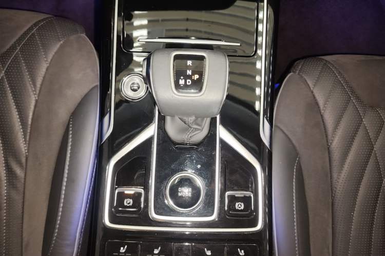Used Hongqi HS5 2022 Revised Version 2.0T Smart Connect Flagship Edition Gear Lever