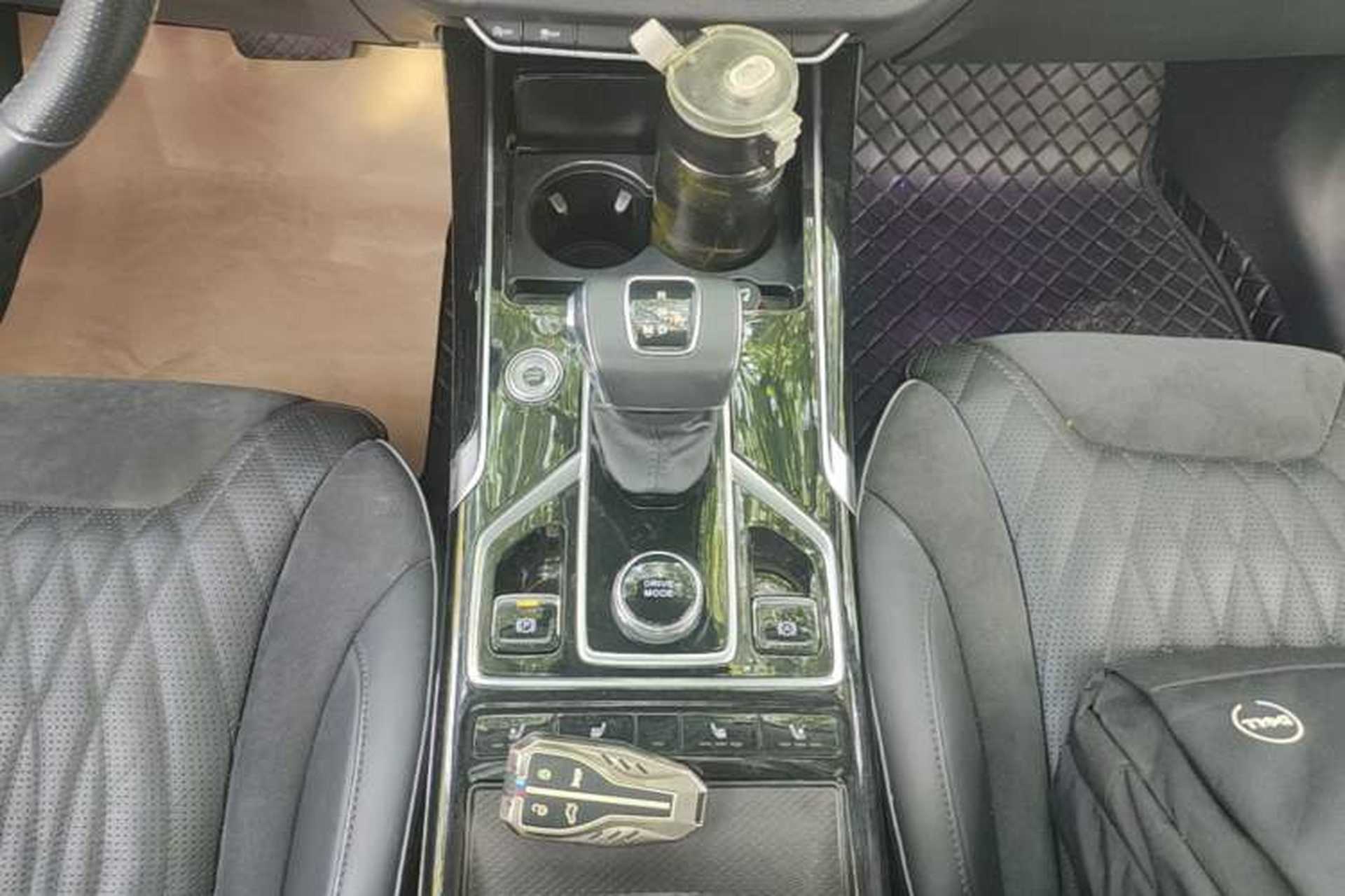 Used Hongqi HS5 2022 Revised Version 2.0T Smart Connect Flagship Edition Gear Lever