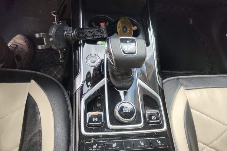 Used Hongqi HS5 2022 2.0T Smart Connect Flagship Edition Gear Lever