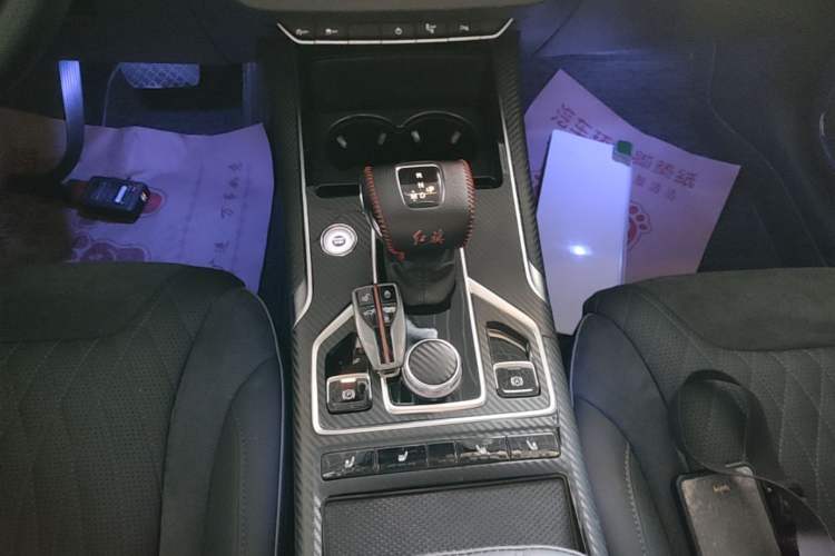 Used Hongqi HS5 2022 Facelifted Version 2.0T Smart Connect Flagship All-Wheel-Drive Edition Gear Lever