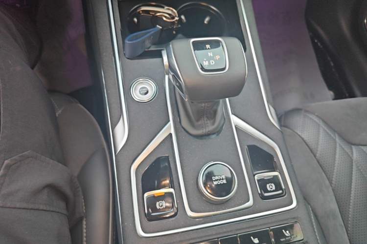 Used Hongqi HS5 2022 Revised Version 2.0T Smart Connect Flagship Edition Gear Lever