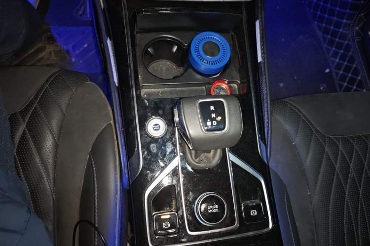 Used Hongqi HS5 2022 Revised Version 2.0T Smart Connect Flagship Edition Gear Lever