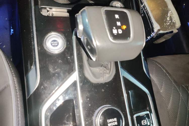 Used Hongqi HS5 2022 2.0T Smart Connect Flagship Edition Gear Lever