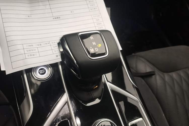 Used Hongqi HS5 2022 Revised Version 2.0T Smart Connect Flagship Edition Gear Lever