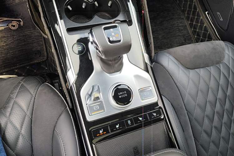 Used Hongqi HS5 2022 2.0T Smart Connect Flagship Edition Gear Lever
