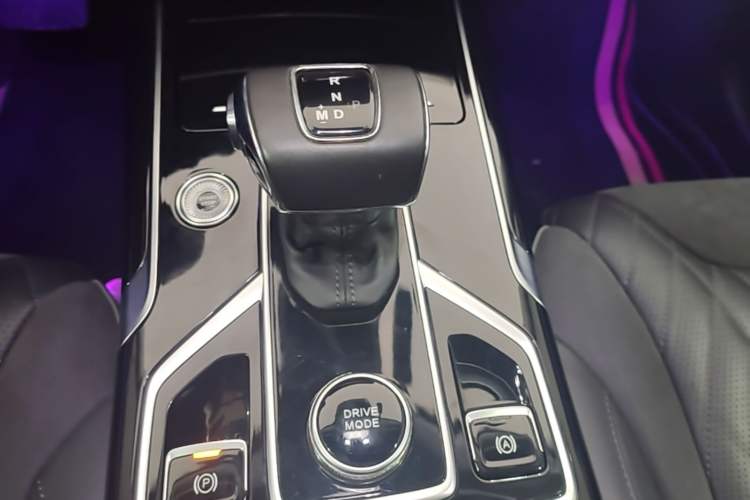 Used Hongqi HS5 2022 Revised Version 2.0T Smart Connect Flagship Edition Gear Lever