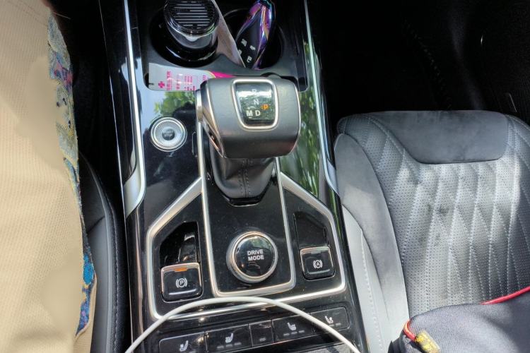 Used Hongqi HS5 2022 Revised Version 2.0T Smart Connect Flagship Edition Gear Lever