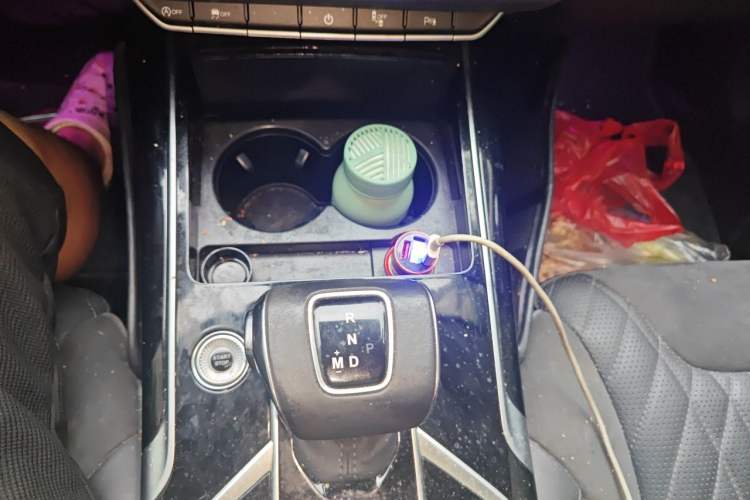 Used Hongqi HS5 2022 2.0T Smart Connect Flagship Enjoyment Purchase Edition Gear Lever