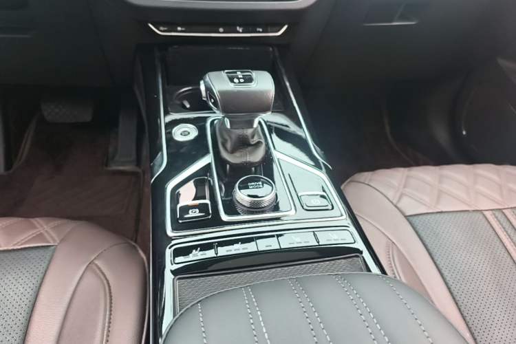 Used Hongqi HS5 2022 Revised Version 2.0T Smart Connect Flagship Edition Gear Lever