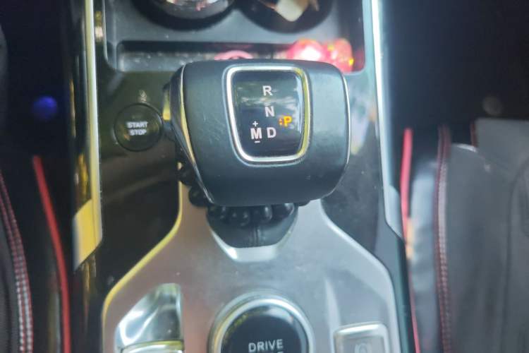 Used Hongqi HS5 2022 Revised Version 2.0T Smart Connect Flagship Edition Gear Lever