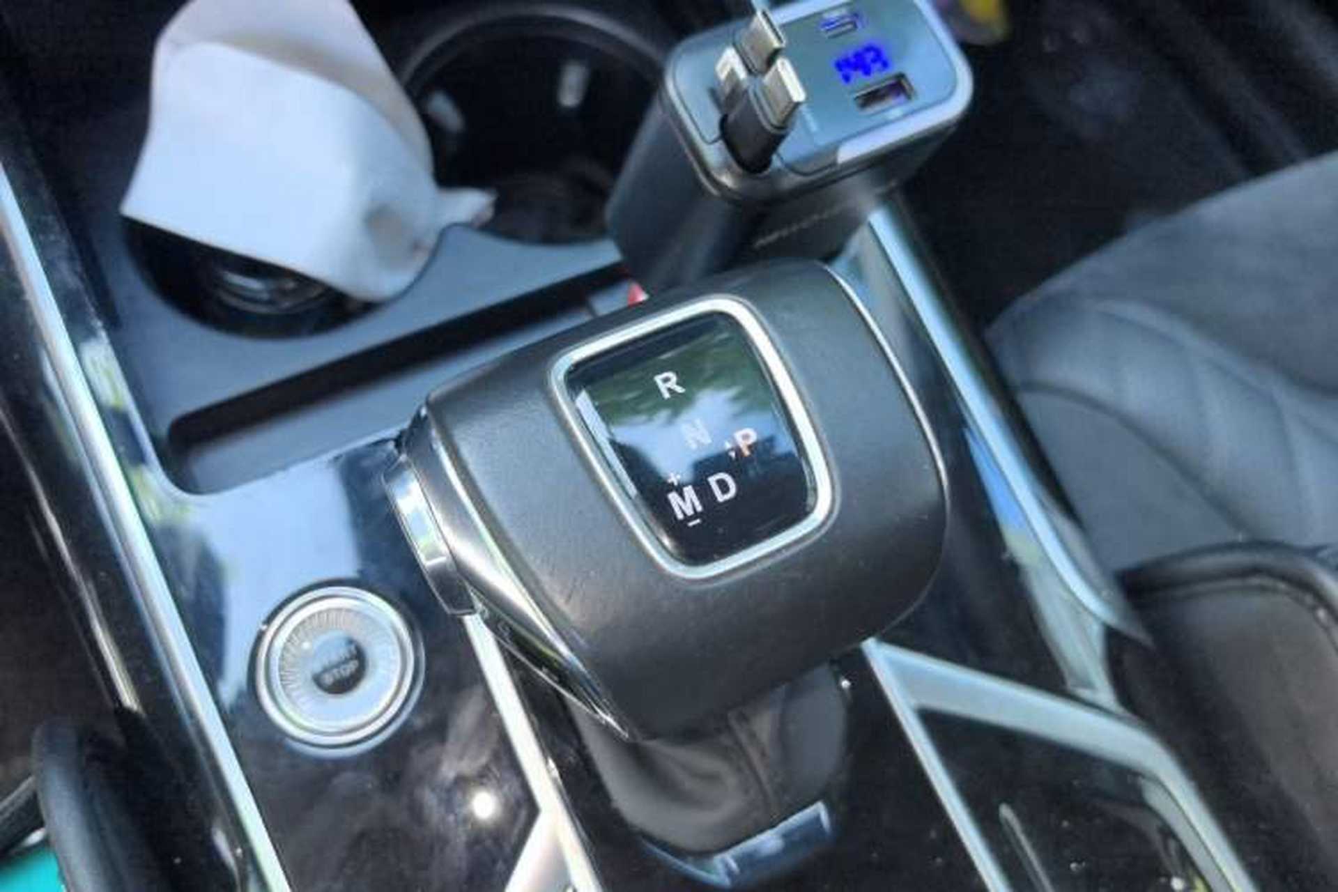 Used Hongqi HS5 2022 Facelifted Version 2.0T Smart Connect Flagship All-Wheel-Drive Edition Gear Lever