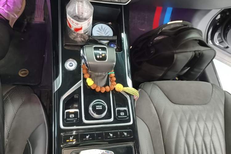 Used Hongqi HS5 2022 2.0T Smart Connect Flagship Enjoyment Purchase Edition Gear Lever