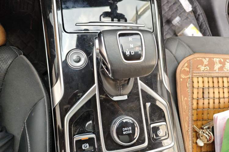 Used Hongqi HS5 2022 Revised Version 2.0T Smart Connect Flagship Edition Gear Lever