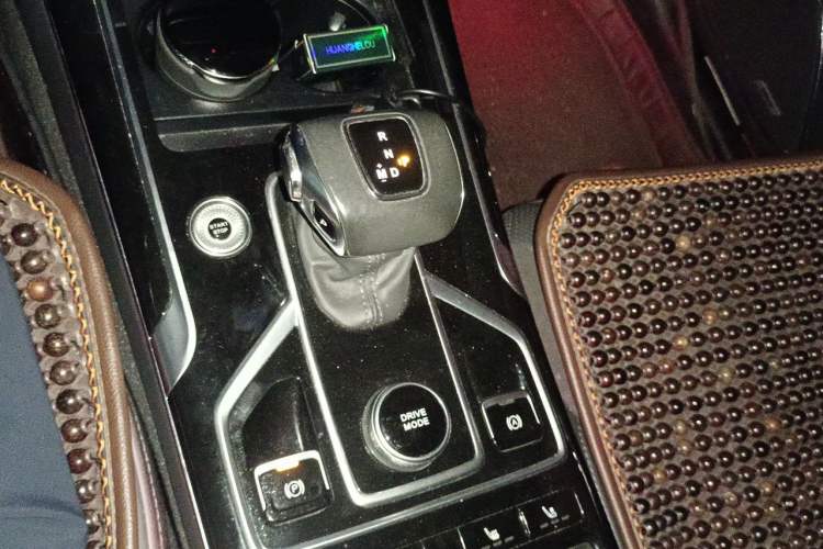 Used Hongqi HS5 2022 2.0T Smart Connect Flagship Enjoyment Purchase Edition Gear Lever