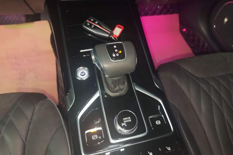 Used Hongqi HS5 2022 Revised Version 2.0T Smart Connect Flagship Edition Gear Lever