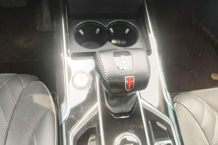 Used Hongqi HS5 2022 Revised Version 2.0T Smart Connect Flagship Edition Gear Lever