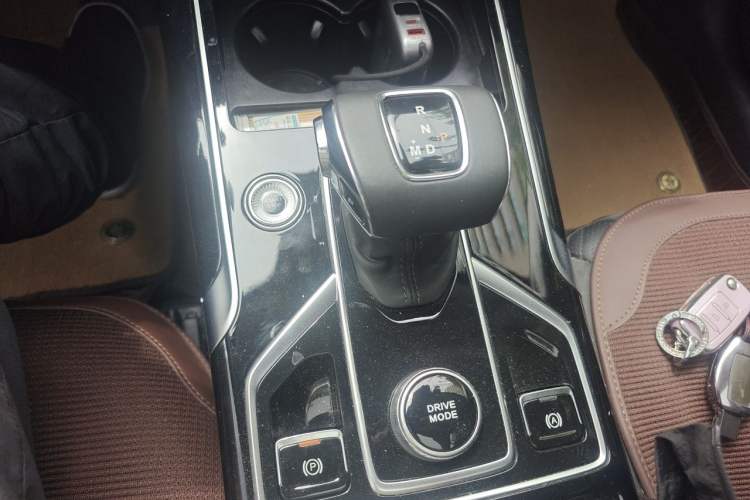 Used Hongqi HS5 2022 Revised Version 2.0T Smart Connect Flagship Edition Gear Lever