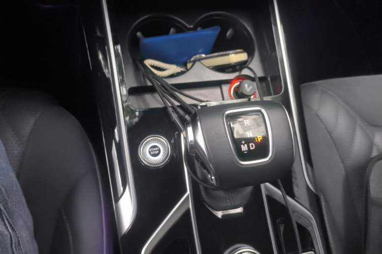 Used Hongqi HS5 2022 Revised Version 2.0T Smart Connect Flagship Edition Gear Lever