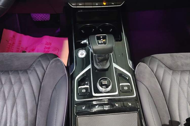 Used Hongqi HS5 2022 Revised Version 2.0T Smart Connect Flagship Edition Gear Lever