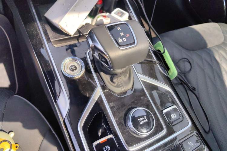 Used Hongqi HS5 2022 2.0T Smart Connect Flagship All-Wheel-Drive Version Gear Lever