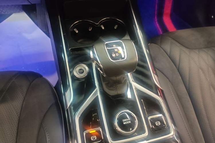 Used Hongqi HS5 2022 Revised Version 2.0T Smart Connect Flagship Edition Gear Lever