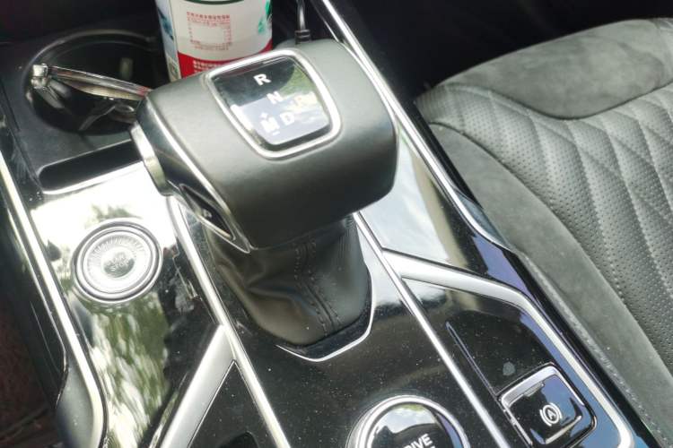 Used Hongqi HS5 2022 Revised Version 2.0T Smart Connect Flagship Edition Gear Lever