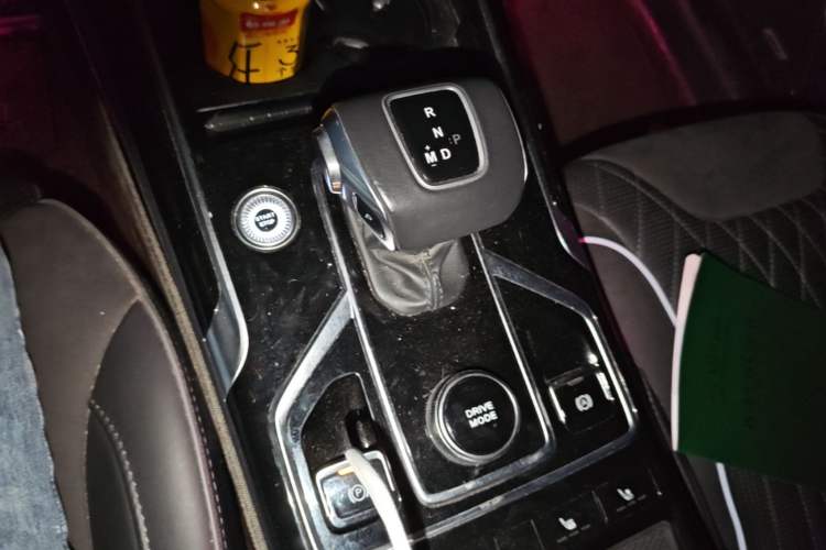 Used Hongqi HS5 2022 2.0T Smart Connect Flagship All-Wheel-Drive Version Gear Lever