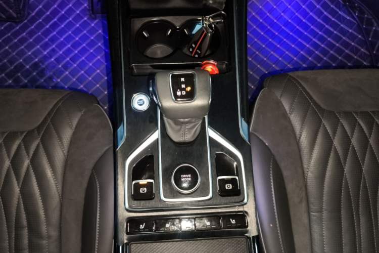 Used Hongqi HS5 2022 Revised Version 2.0T Smart Connect Flagship Edition Gear Lever