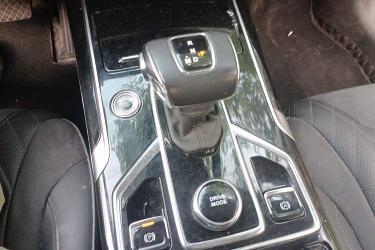 Used Hongqi HS5 2022 Revised Version 2.0T Smart Connect Flagship Edition Gear Lever