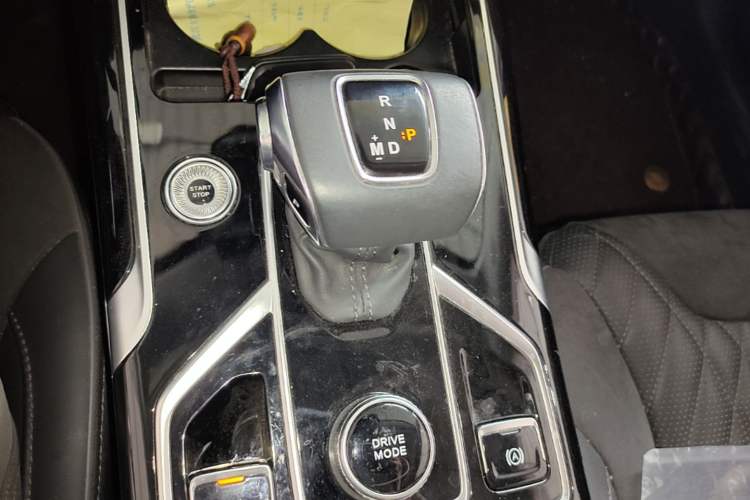 Used Hongqi HS5 2022 Revised Version 2.0T Smart Connect Flagship Edition Gear Lever