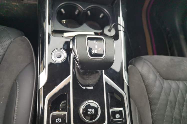 Used Hongqi HS5 2022 Revised Version 2.0T Smart Connect Flagship Edition Gear Lever