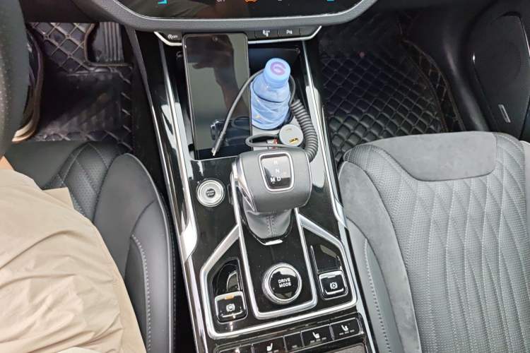 Used Hongqi HS5 2022 2.0T Smart Connect Flagship Edition Gear Lever