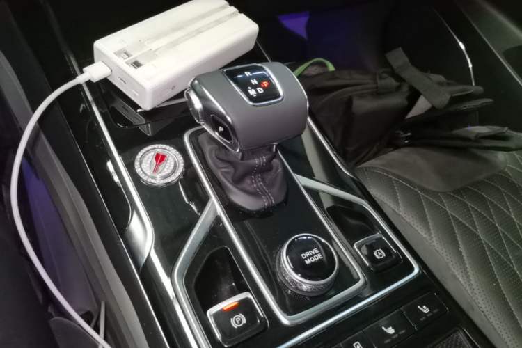 Used Hongqi HS5 2022 2.0T Smart Connect Flagship All-Wheel-Drive Version Gear Lever