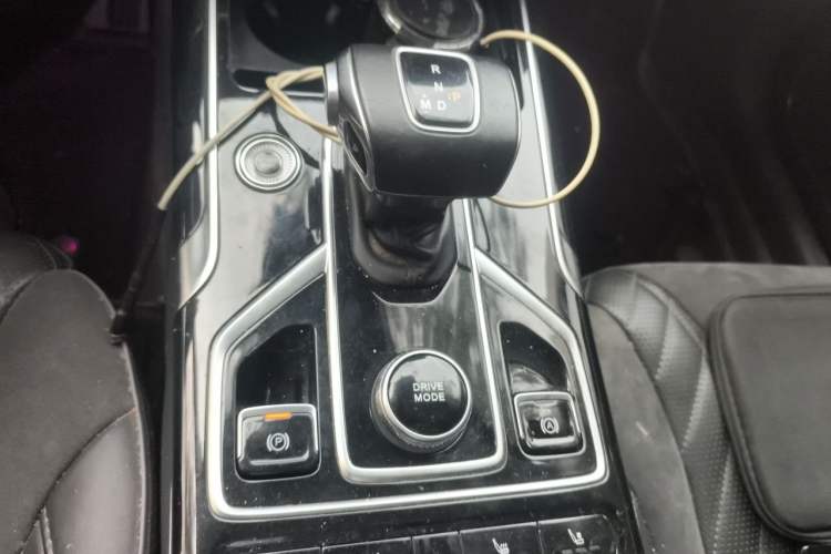 Used Hongqi HS5 2022 Revised Version 2.0T Smart Connect Flagship Edition Gear Lever
