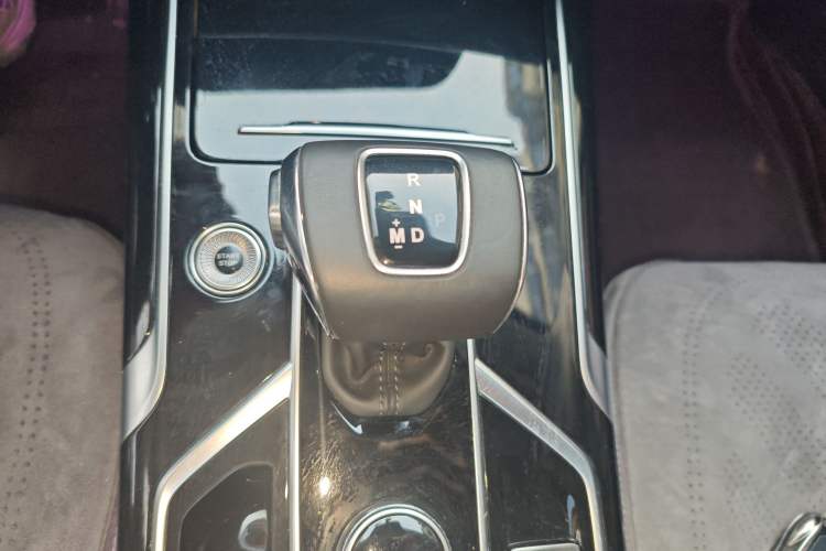 Used Hongqi HS5 2022 Revised Version 2.0T Smart Connect Flagship Edition Gear Lever