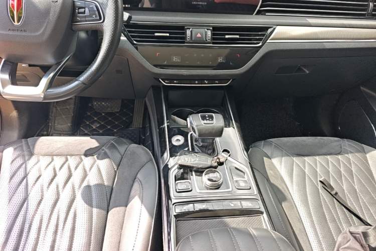 Used Hongqi HS5 2022 Facelifted Version 2.0T Smart Connect Flagship All-Wheel-Drive Edition Gear Lever