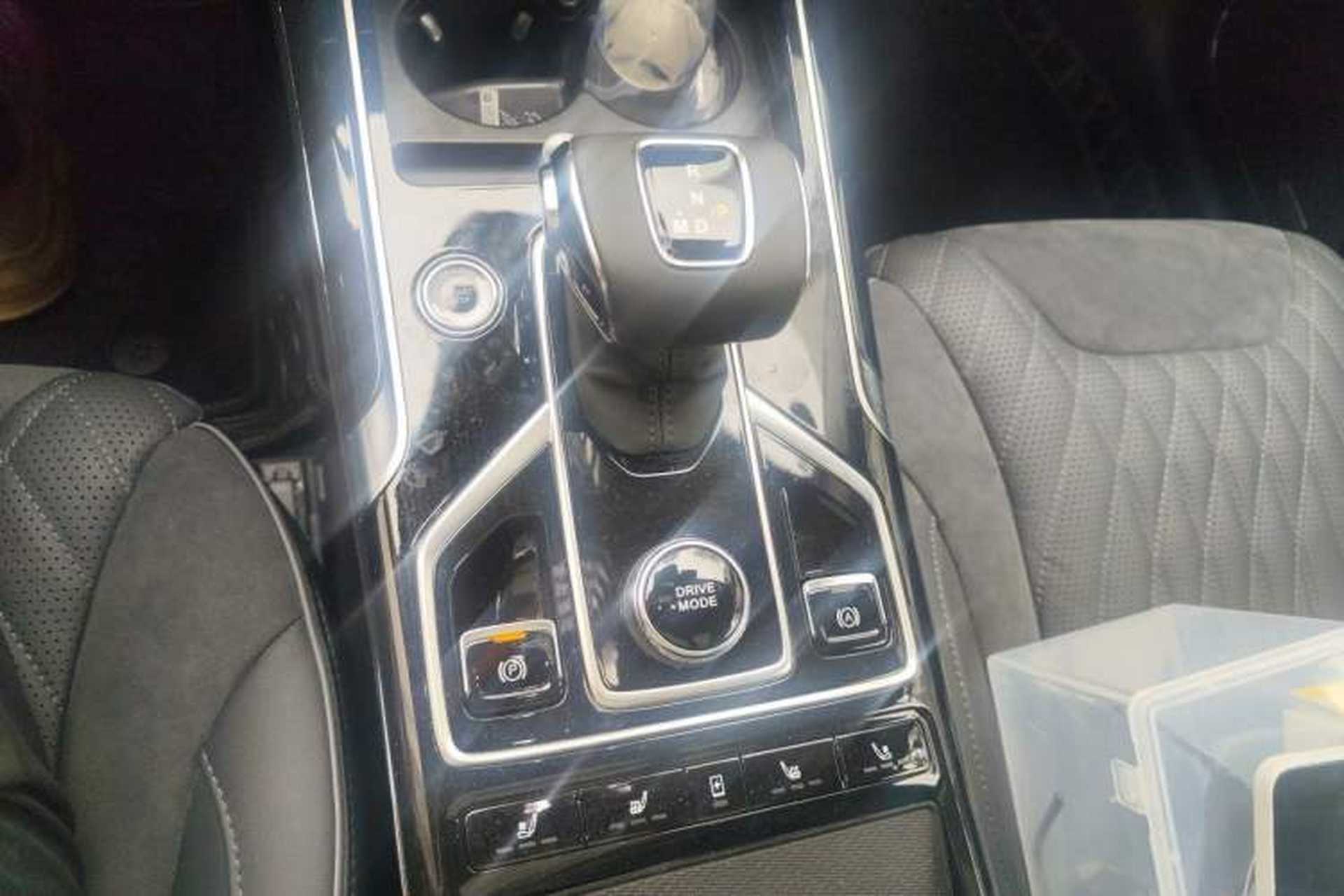 Used Hongqi HS5 2022 2.0T Smart Connect Flagship All-Wheel-Drive Version Gear Lever