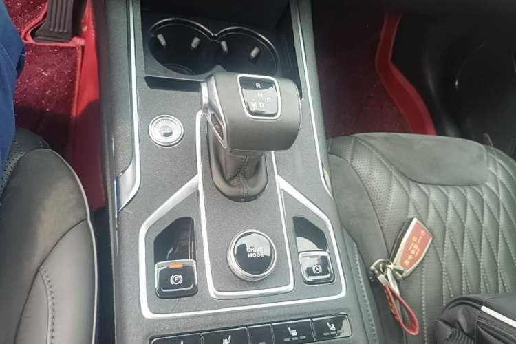 Used Hongqi HS5 2022 Revised Version 2.0T Smart Connect Flagship Edition Gear Lever