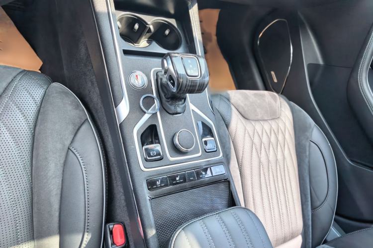 Used Hongqi HS5 2022 Revised Version 2.0T Smart Connect Flagship Edition Gear Lever