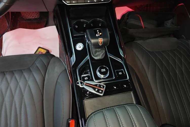 Used Hongqi HS5 2022 Revised Version 2.0T Smart Connect Flagship Edition Gear Lever