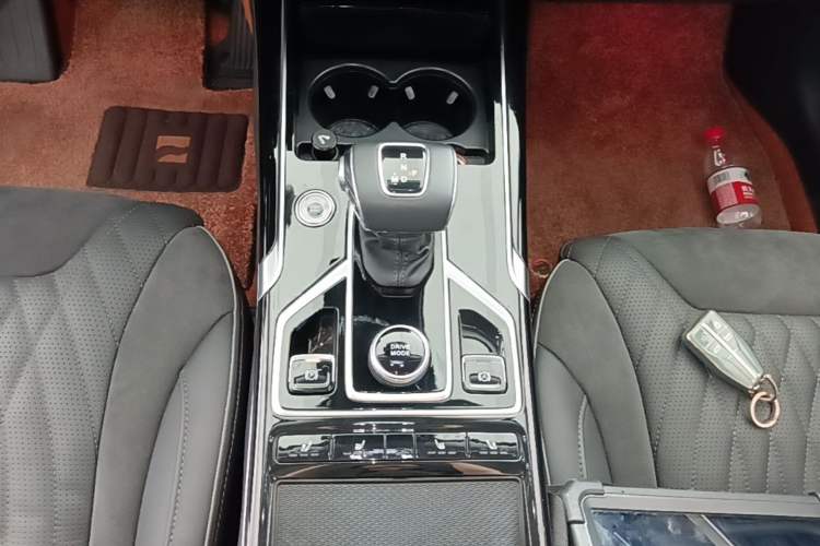 Used Hongqi HS5 2022 Revised Version 2.0T Smart Connect Flagship Edition Gear Lever