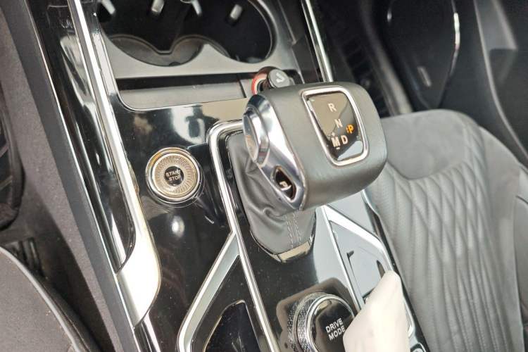 Used Hongqi HS5 2022 2.0T Smart Connect Flagship Edition Gear Lever