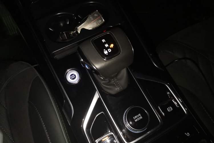 Used Hongqi HS5 2022 2.0T Smart Connect Flagship All-Wheel-Drive Version Gear Lever