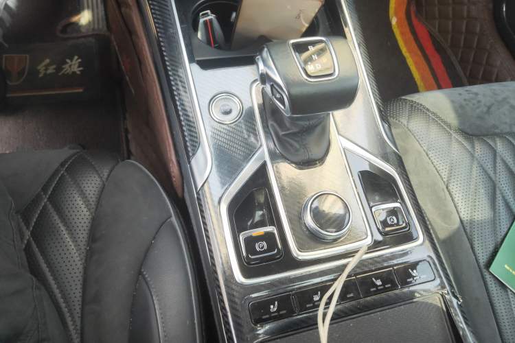 Used Hongqi HS5 2022 Revised Version 2.0T Smart Connect Flagship Edition Gear Lever