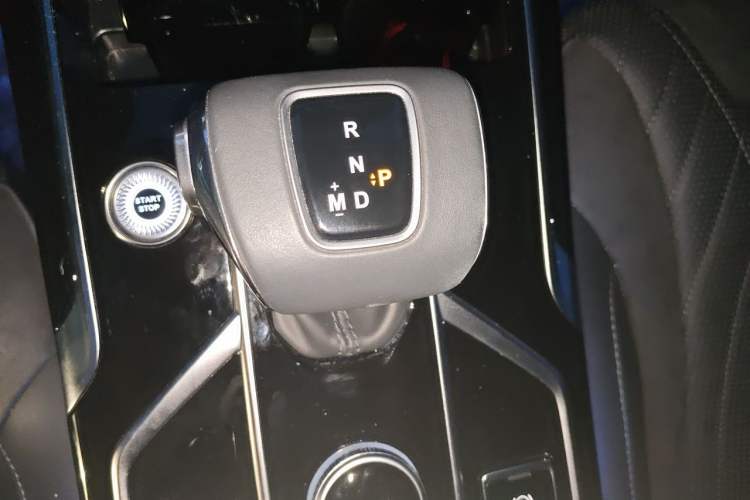 Used Hongqi HS5 2022 2.0T Smart Connect Flagship Edition Gear Lever