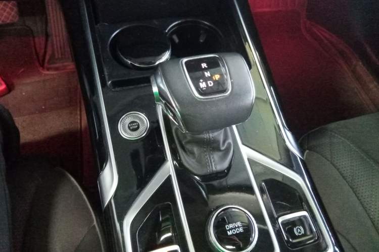 Used Hongqi HS5 2022 Revised Version 2.0T Smart Connect Flagship Edition Gear Lever